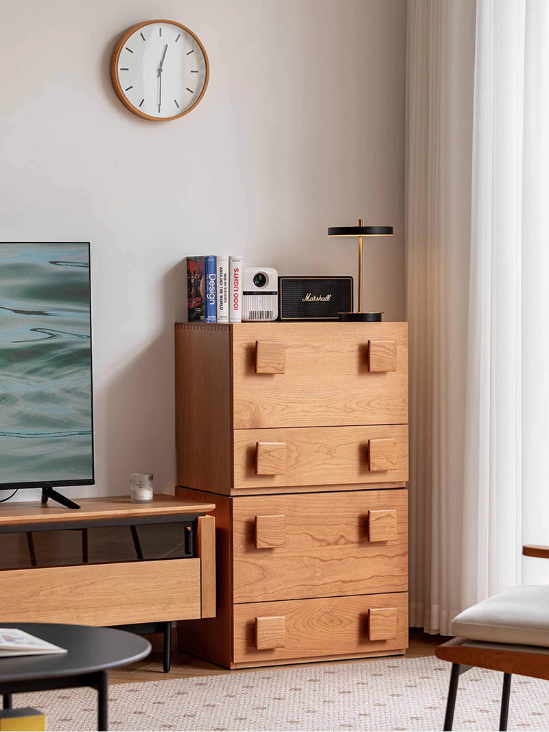 chest of drawers used as TV side storage in living room 客廳電視旁的抽屜斗櫃 作為影音與小物收納櫃