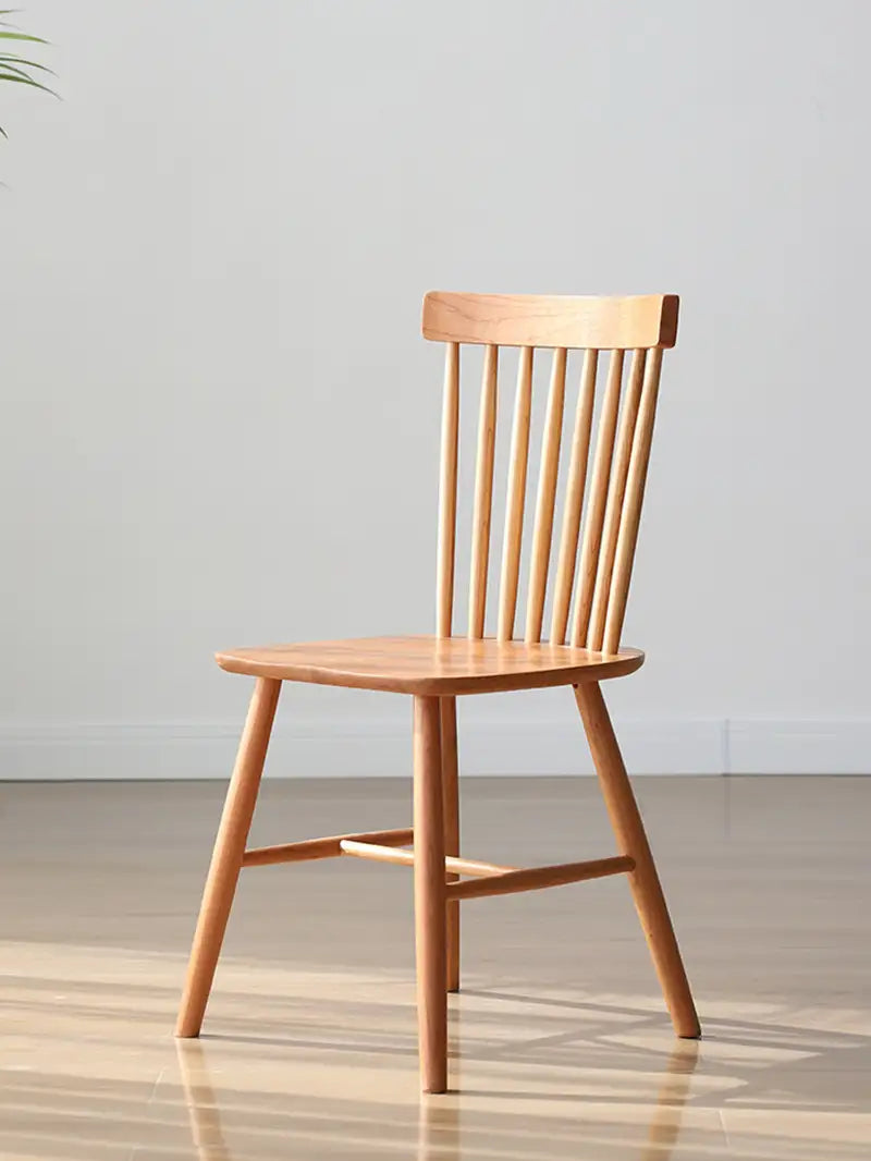 solid wood dining chair with curved back 弧形靠背設計的實木餐椅