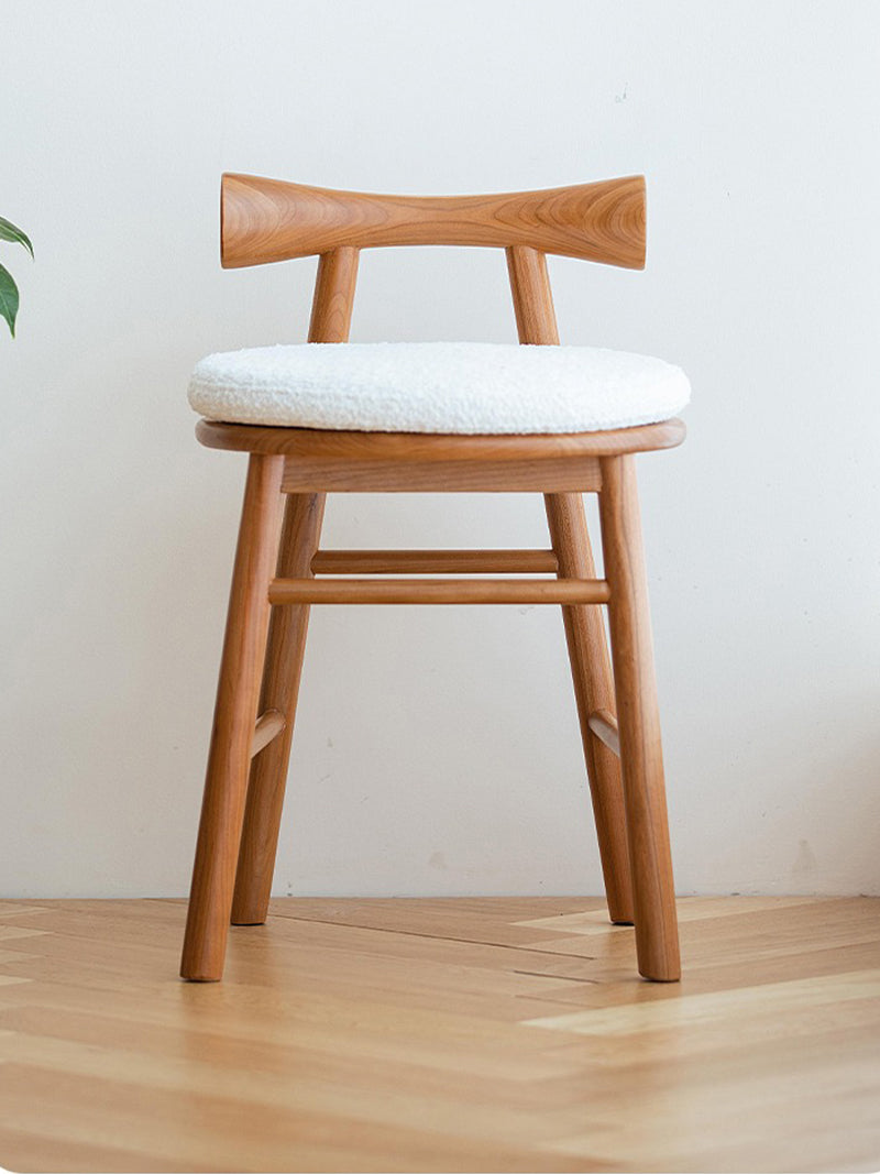 ドレッサー下に収まるコンパクトスツール