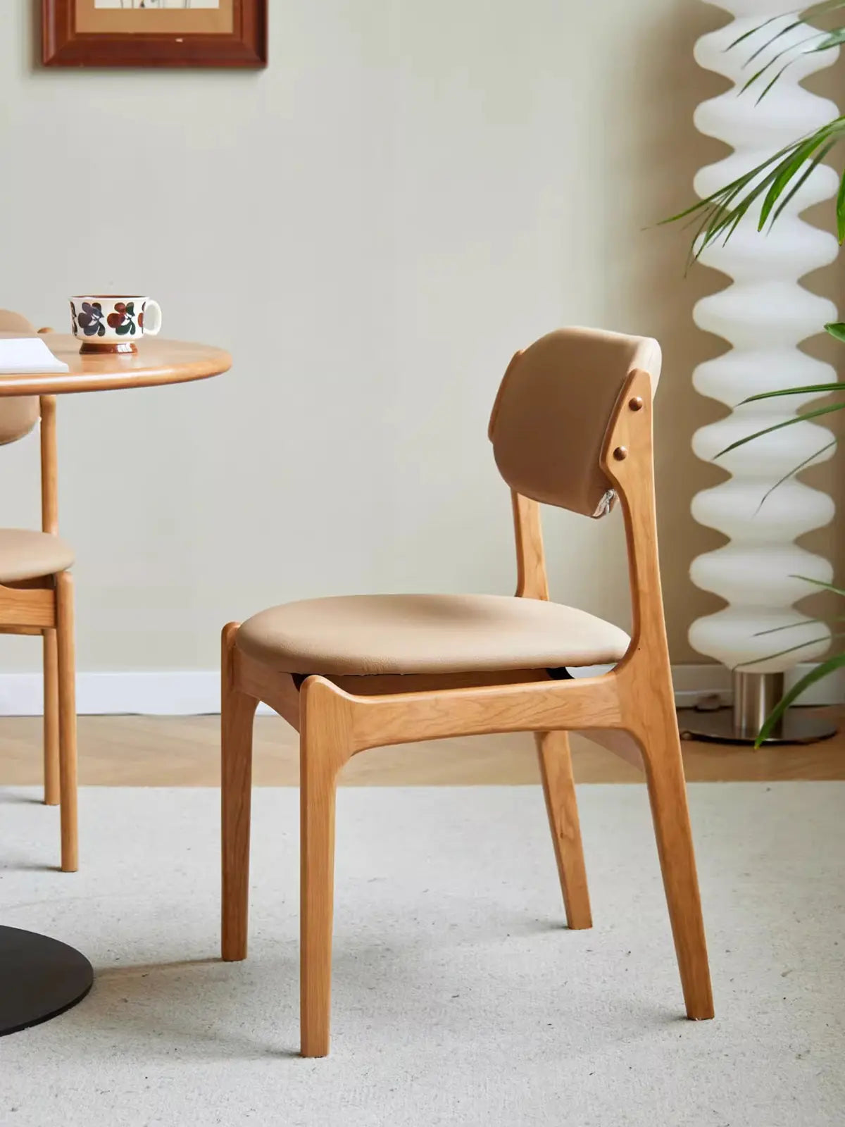 靠背軟包黑胡桃木餐椅 家用餐廳椅子細節