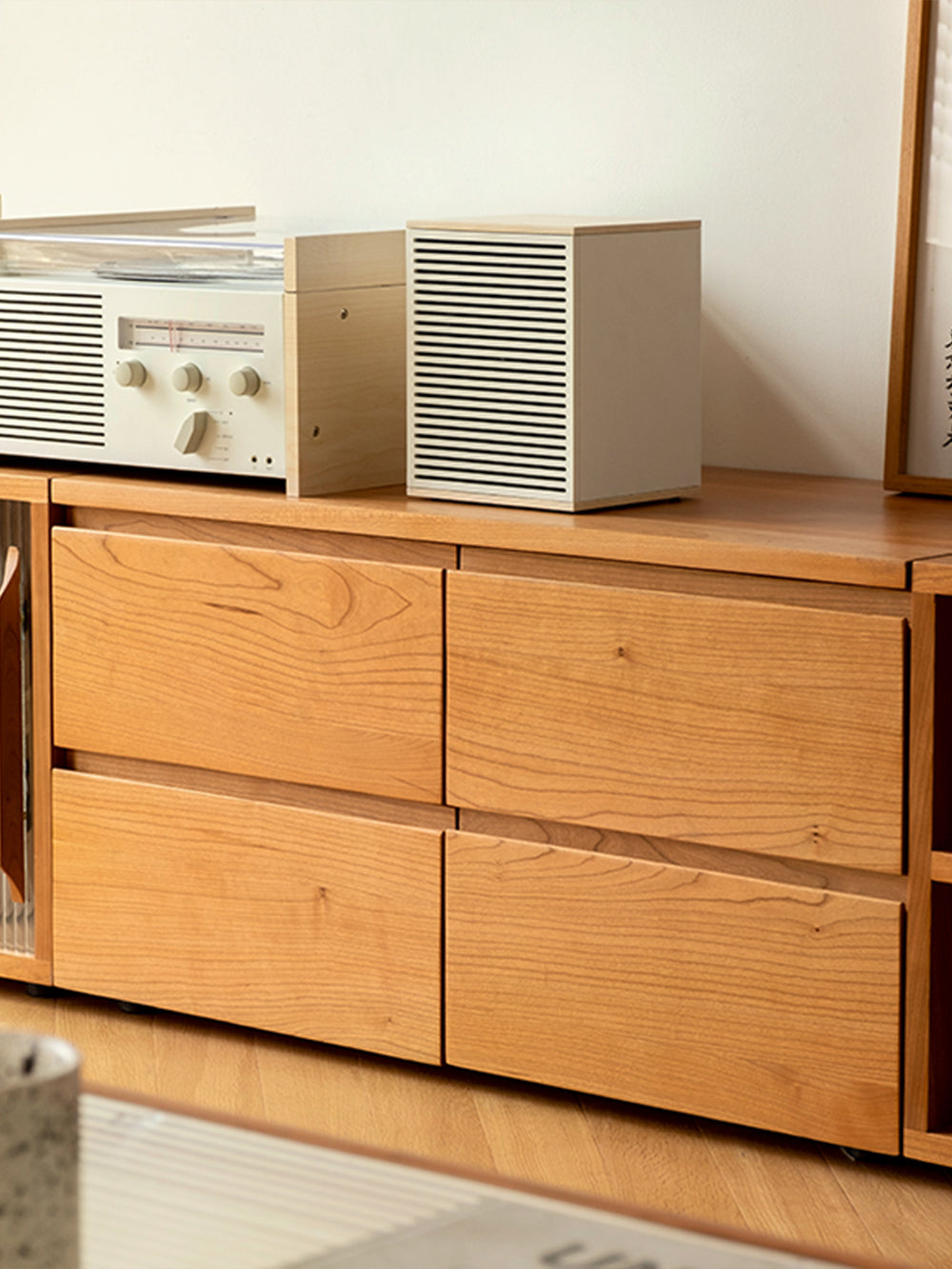 modular storage cabinet arranged in kids room for toys and picture books 兒童房模組收納櫃 收納玩具與繪本