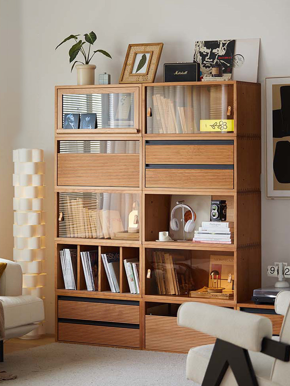 modular storage cabinet combined into long low TV unit for small apartment 模組收納櫃拼接成長型電視矮櫃