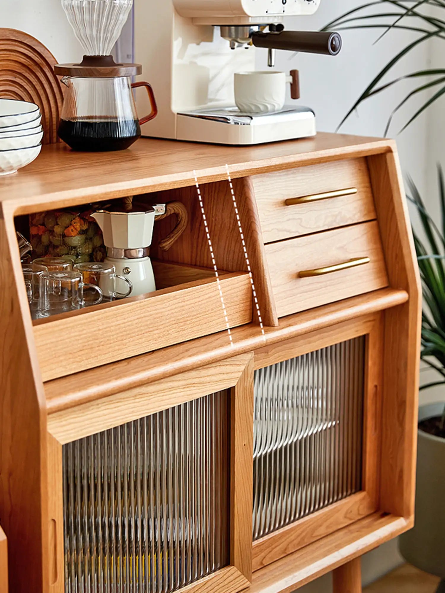 solid wood sideboard with drawers and shelves 抽屜與層板結合的實木邊櫃